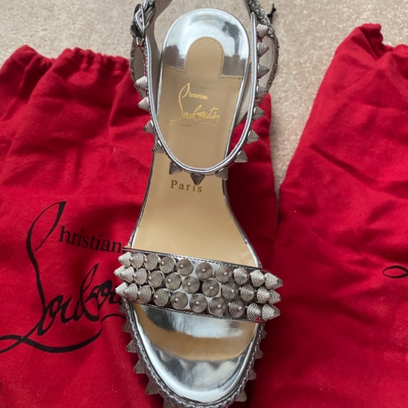 Christian Louboutin BRAND NEW NEVER WORN - Picture 2 of 6